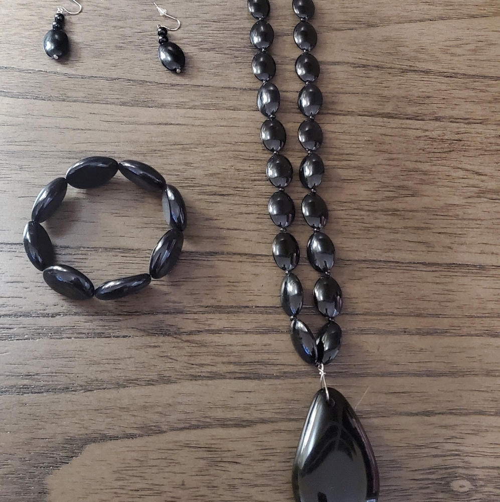 Jewelry Set - Picture 2 of 4